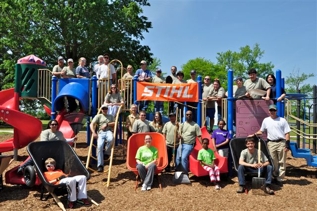 STIHL volunteers on PLANET Day of Service STIHL volunteers on PLANET Day of Service