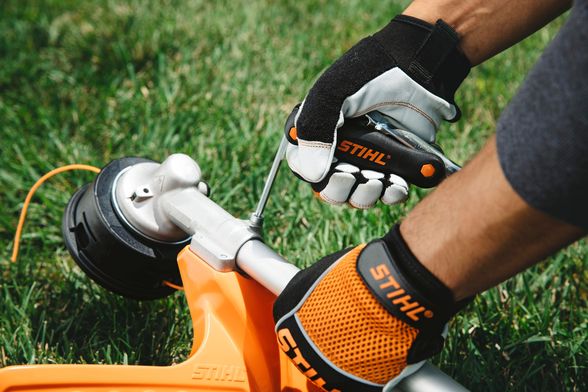 replacing trimmer line on STIHL trimmer