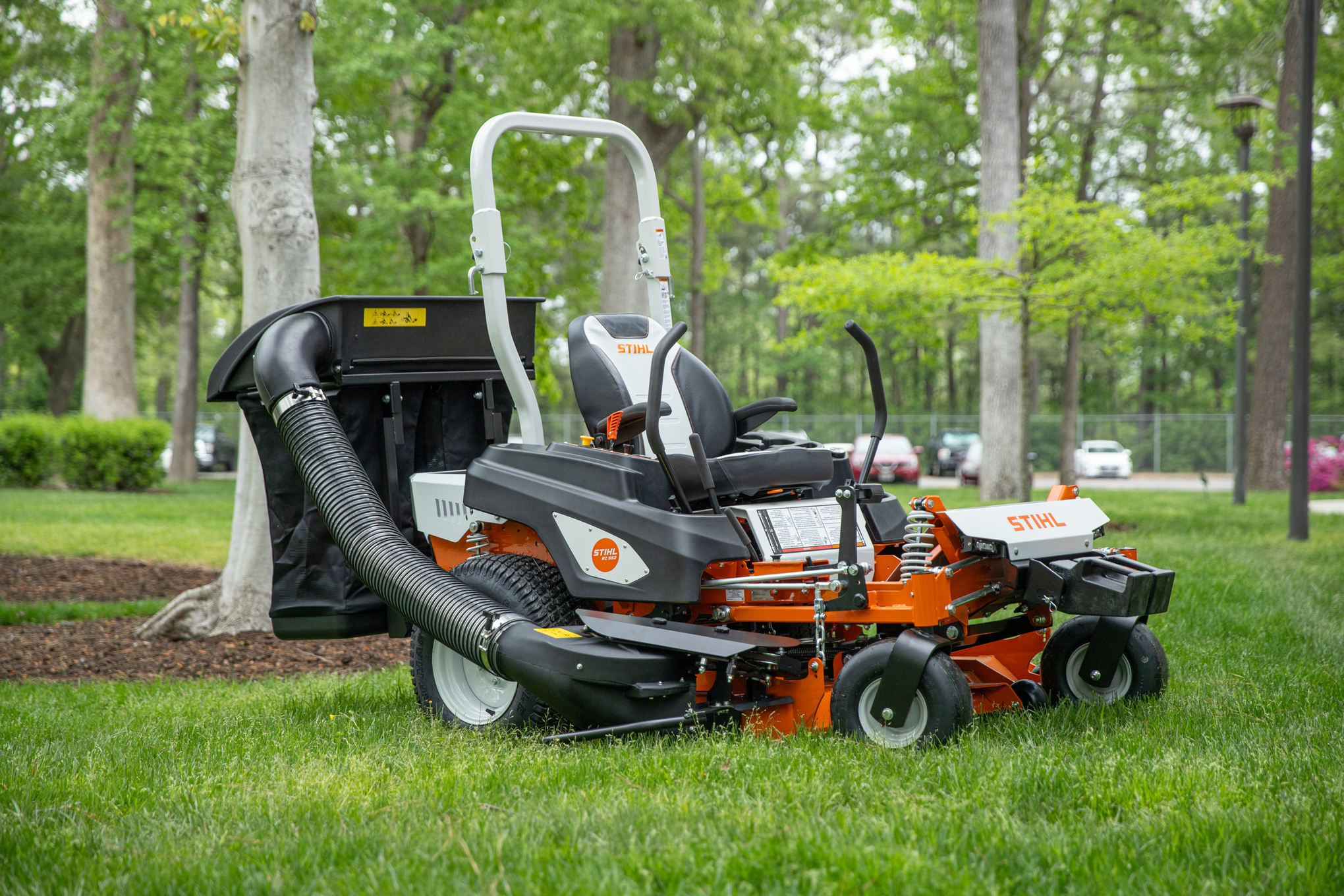 STIHL RZ 560 Series Gasoline Zero-Turn Mower | STIHL
