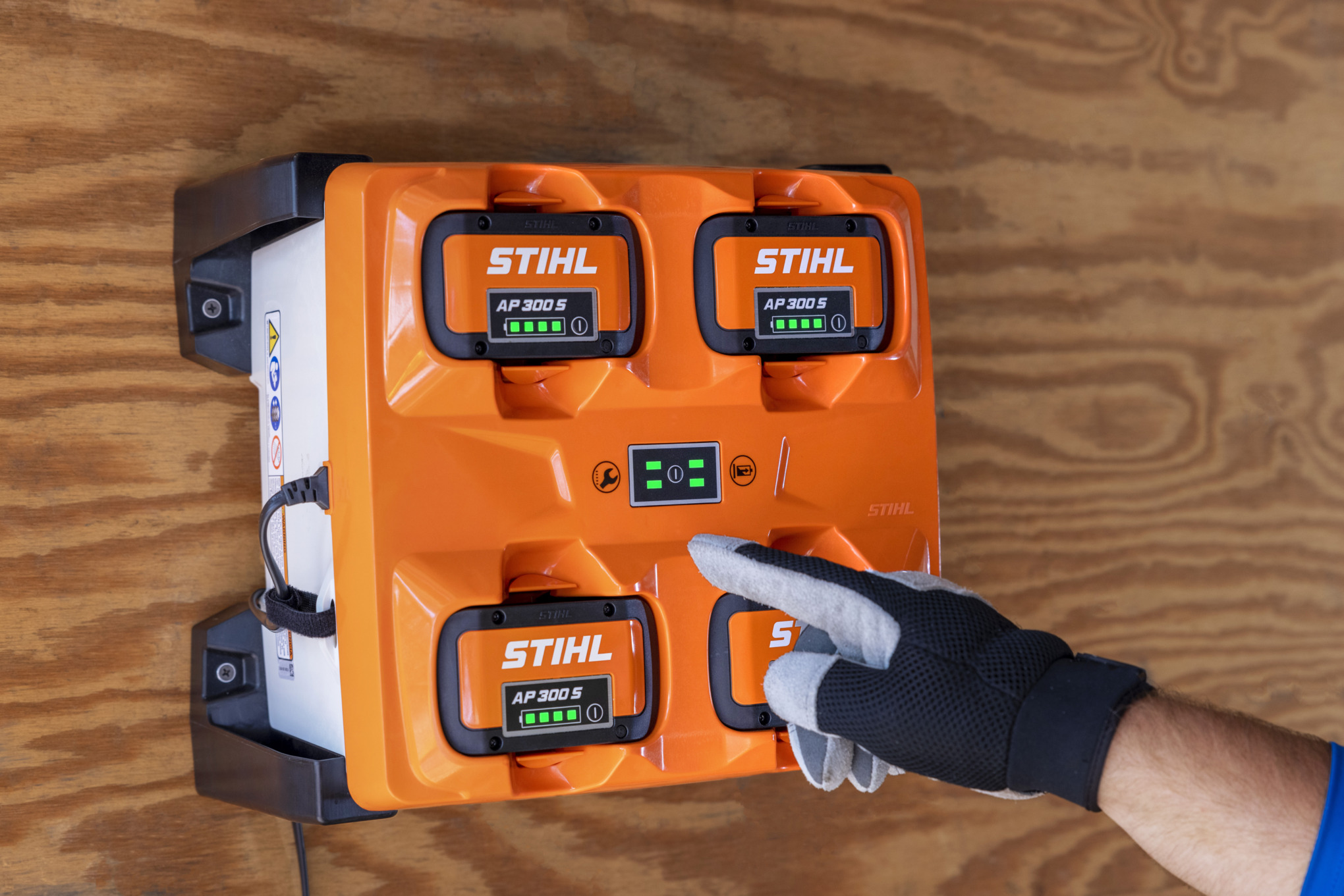 AL 301-4 Multi-Battery Charger