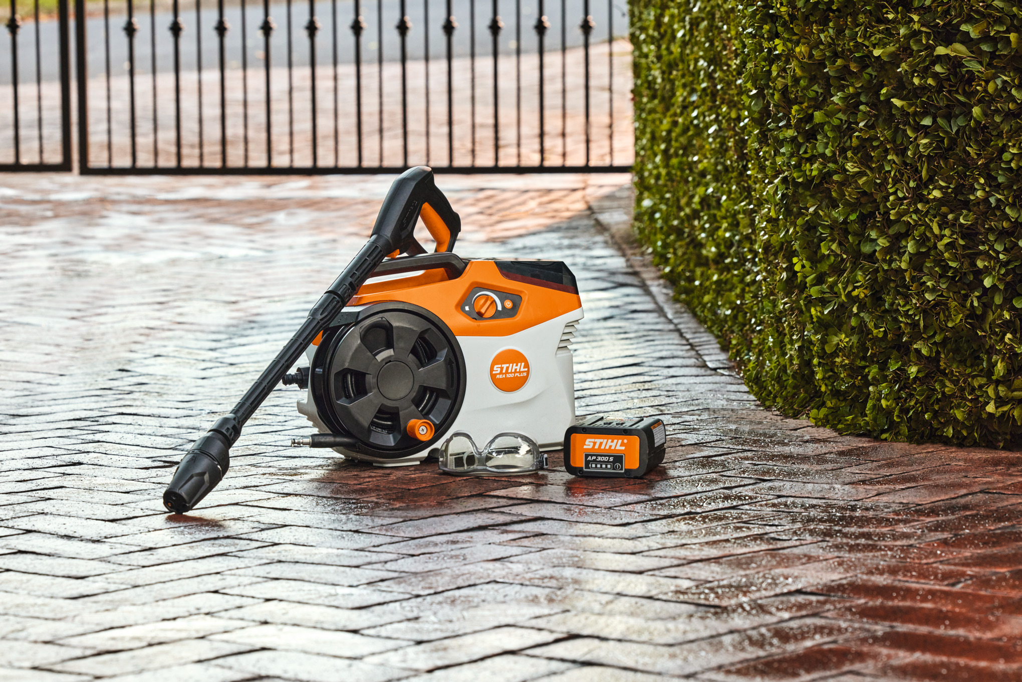 How to Clean Your Vehicles with a Pressure Washer - Stihl