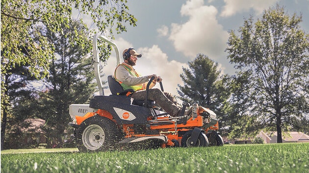 Professional Landscaper on STIHL RZ 560 K