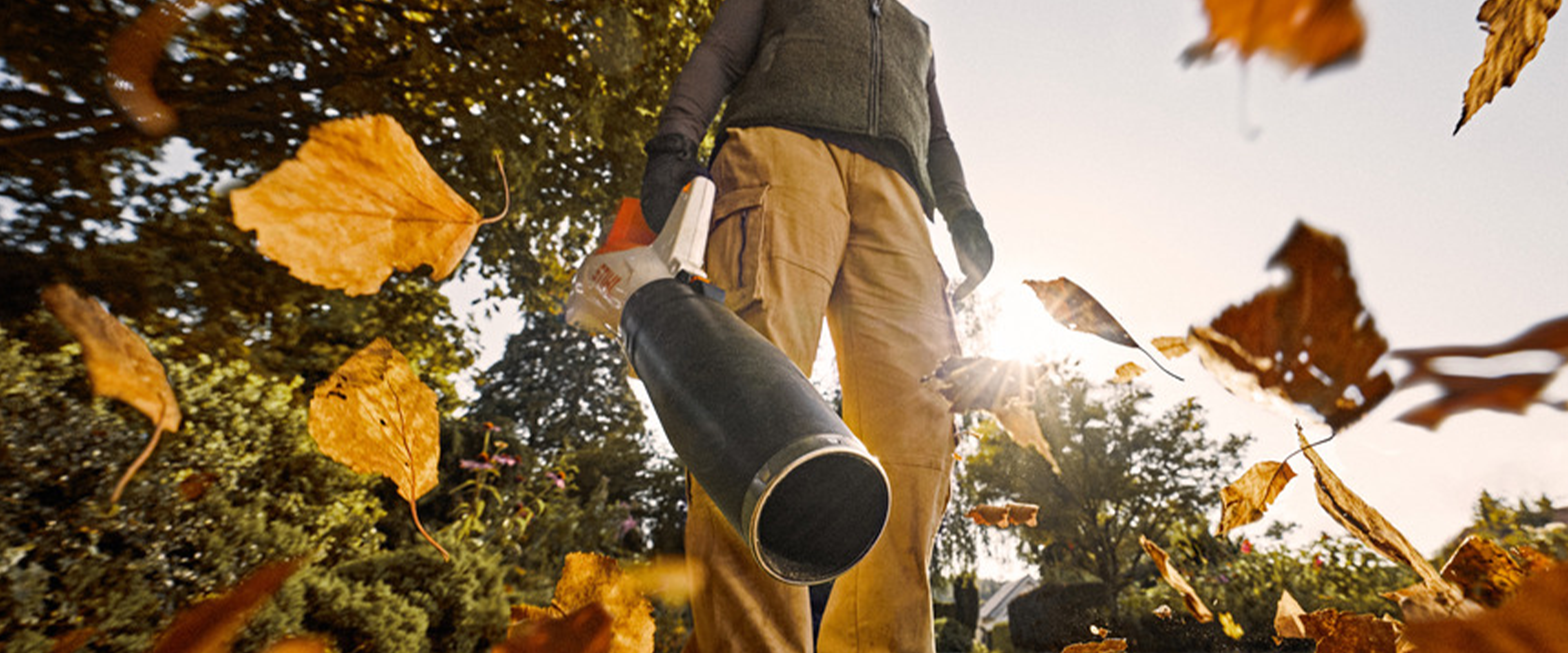STIHL leaf blower blowing leaves