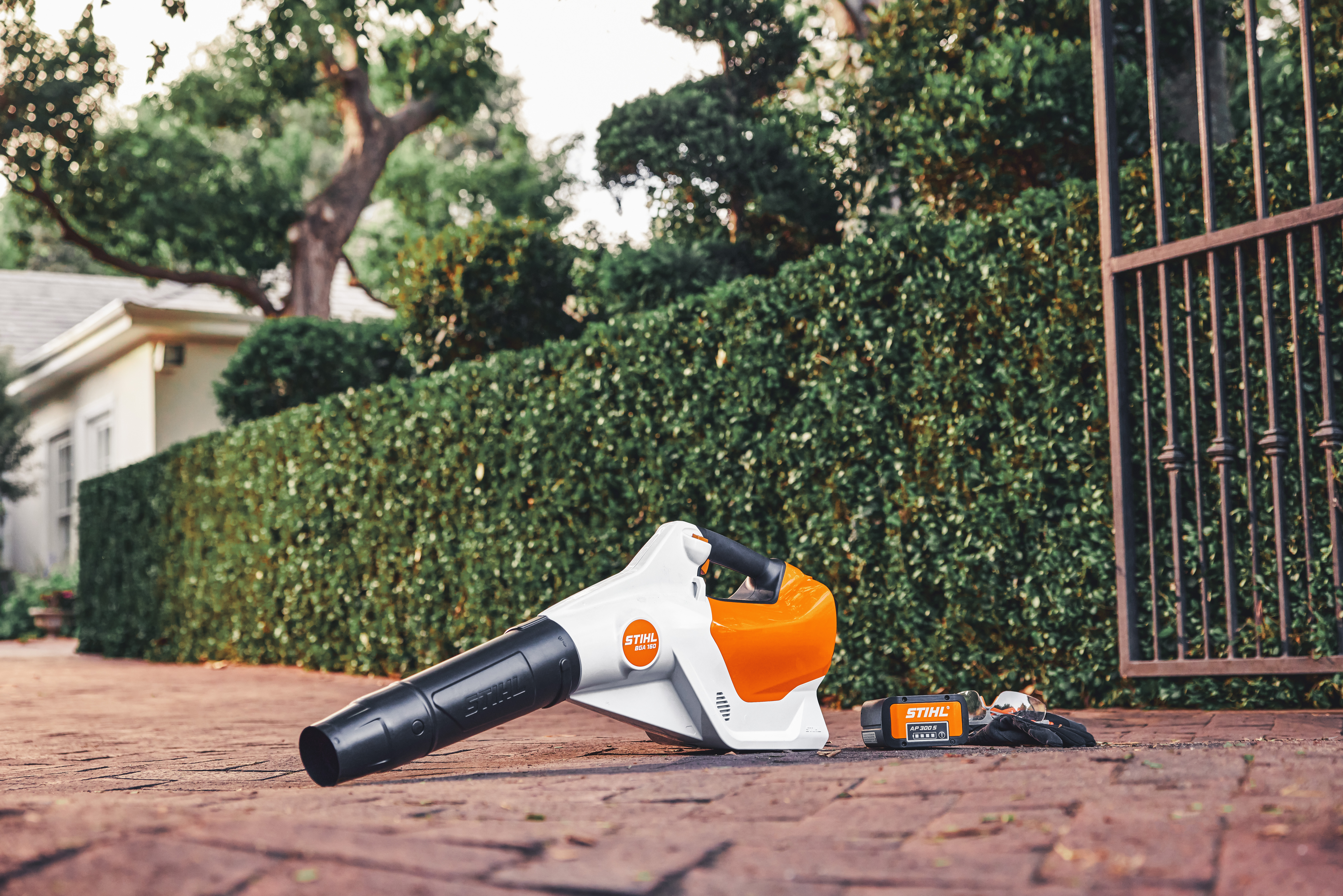 STIHL BGA 60 with accessories