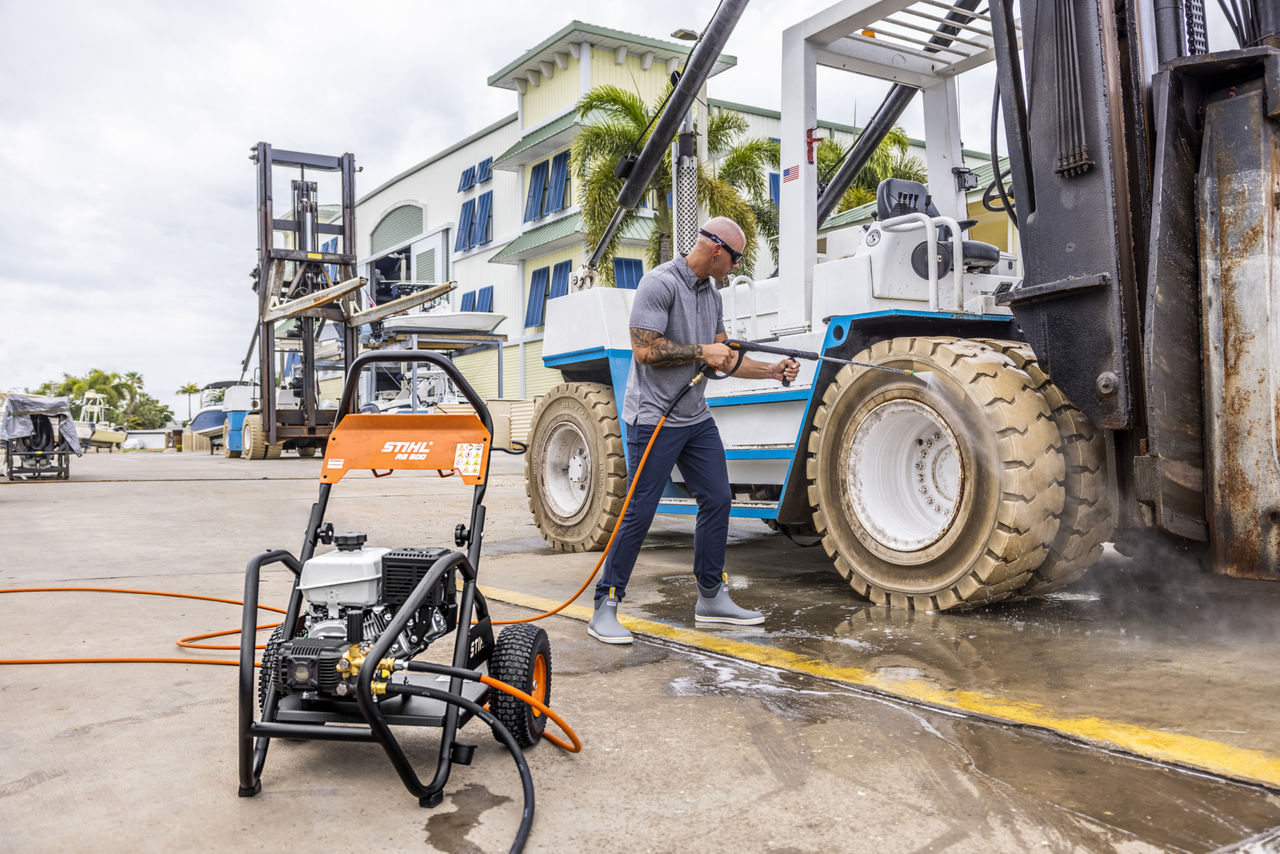 Man Pressure Washing with the STIHL RB 600
